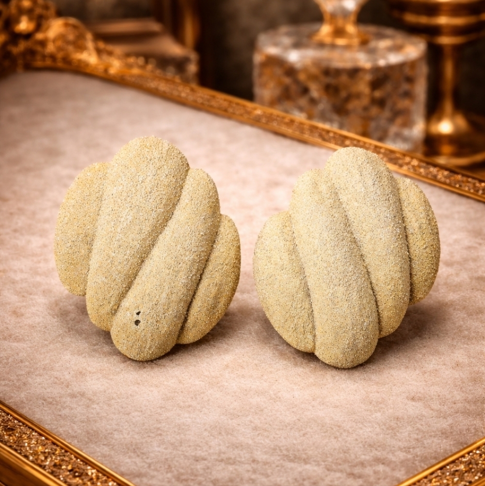 VINTAGE J. ESQUIVEL SIGNED SCULPTURAL CLIP ON EARRINGS ONE OF A KIND ART JEWELRY